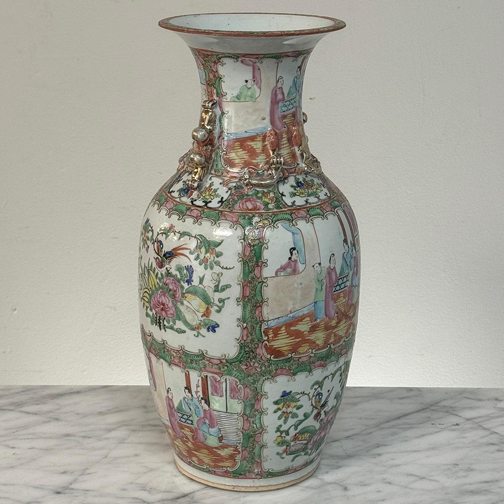 Chinese Antique Rose Medallion Porcelain Vase For Sale