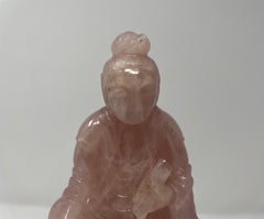 Antigua Figura China Kuan Yin de Cuarzo Rosa con Base de Madera Tallada