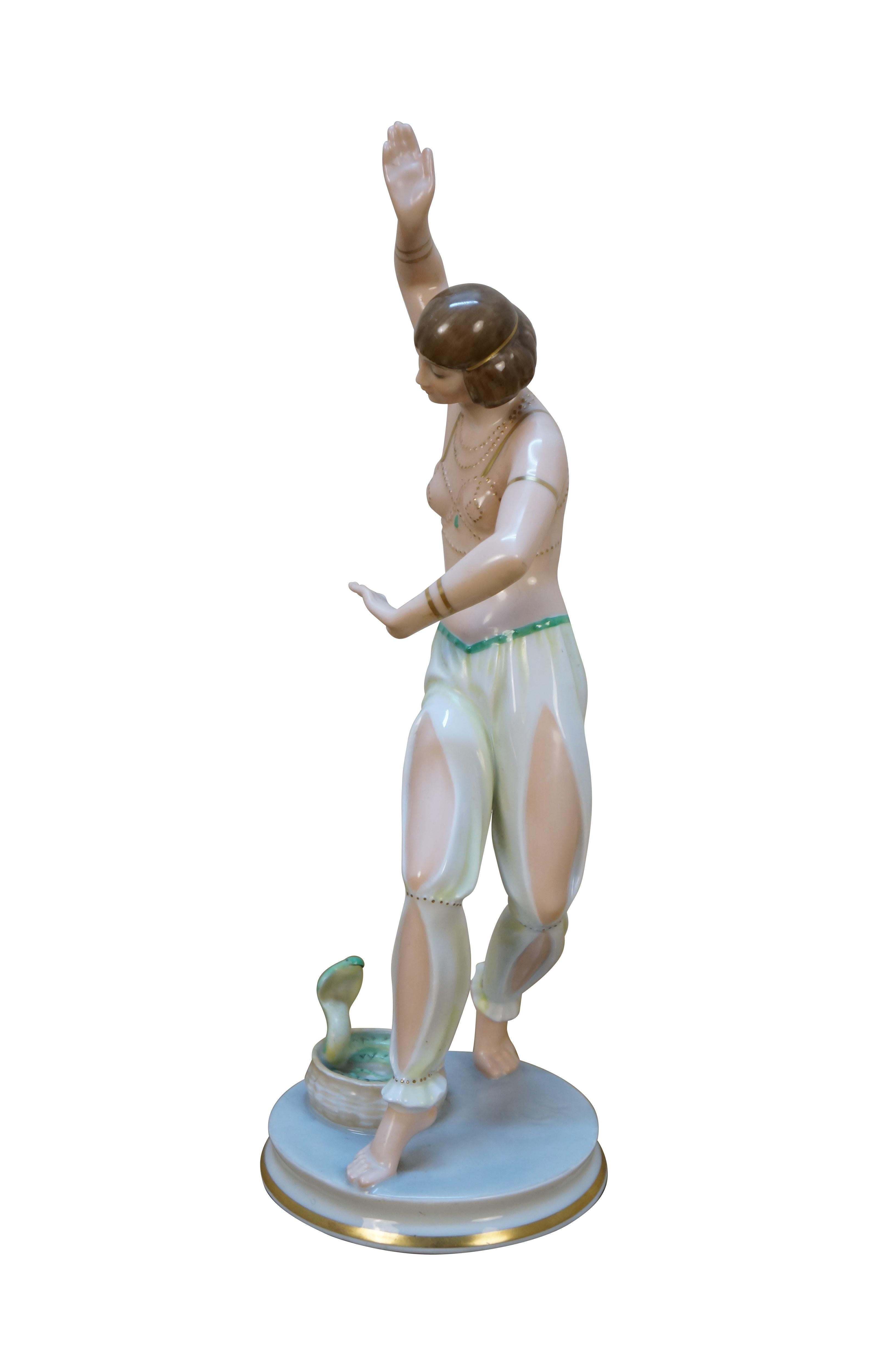 Antico Rosenthal Gustav Oppel Salambo in porcellana con incantatore di serpenti In condizioni buone in vendita a Dayton, OH