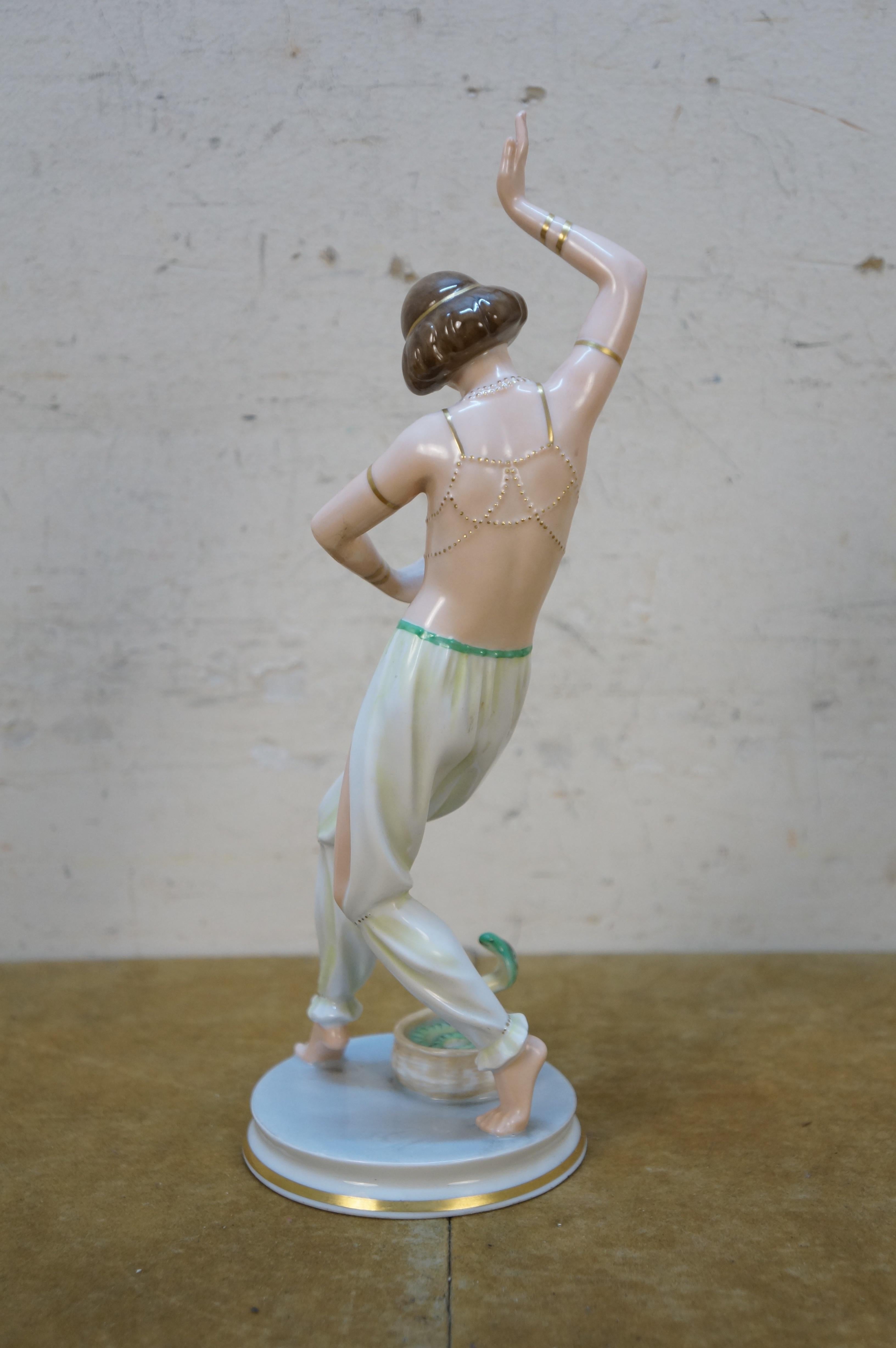 Inizio XX secolo Antico Rosenthal Gustav Oppel Salambo in porcellana con incantatore di serpenti in vendita