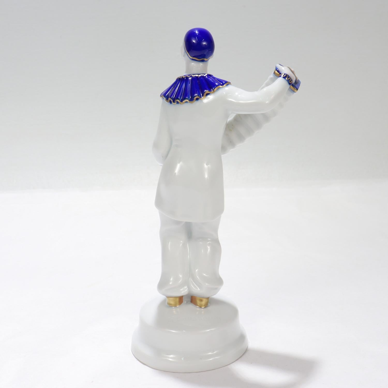 Dorato Antico clown Pierrot in porcellana Rosenthal n. 436 di A. Caasmann in vendita