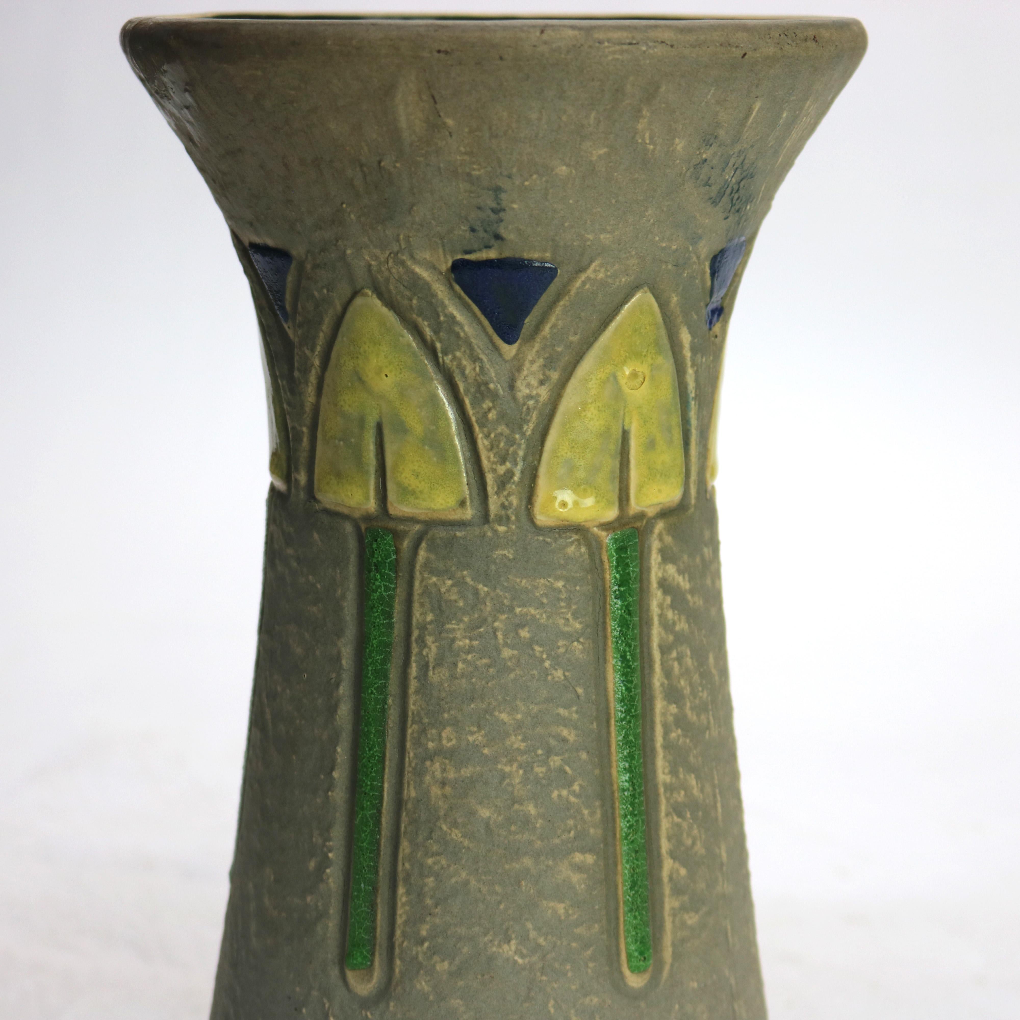 Jarrón antiguo de Roseville Art Pottery con motivo mostique C1930 Alfarería