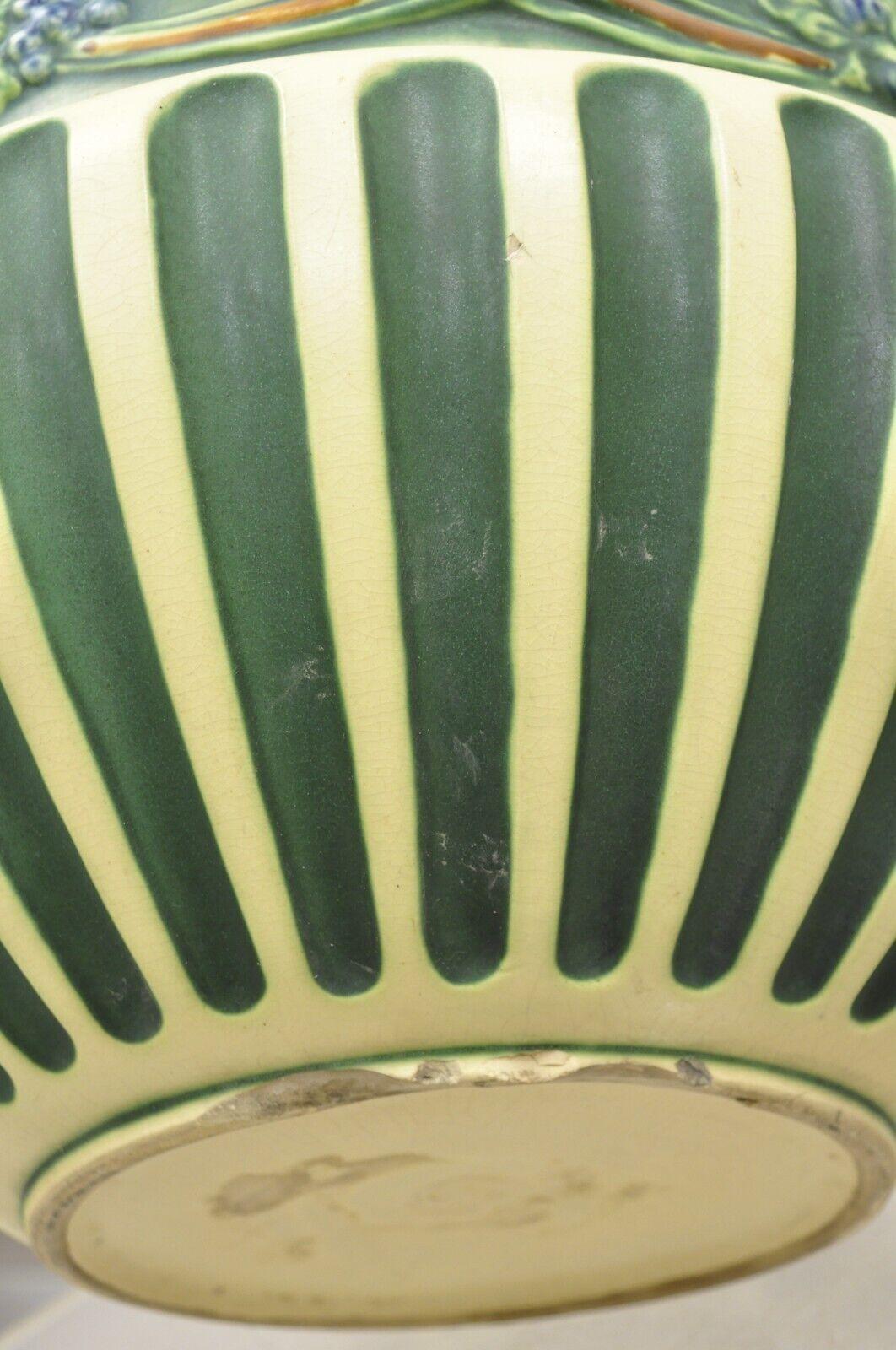 Antikes Jardiniere-Pflanzgefäß mit korinthischem Rosenville-Muster und seltenem niedrigem Sockel im Angebot 1
