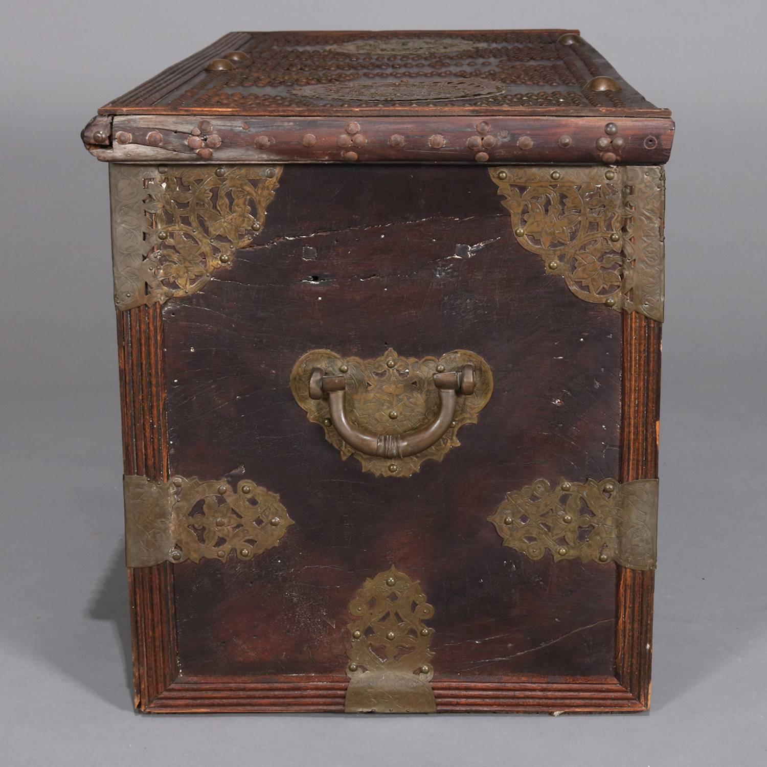 Malle de mariage turque ancienne en bois de rose et laiton:: début du 19ème siècle Bon état à Big Flats, NY