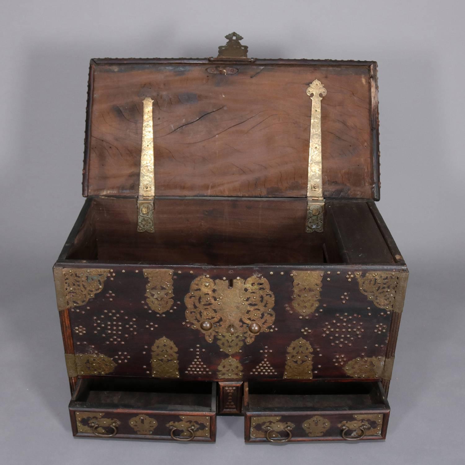 Malle de mariage turque ancienne en bois de rose et laiton:: début du 19ème siècle 2