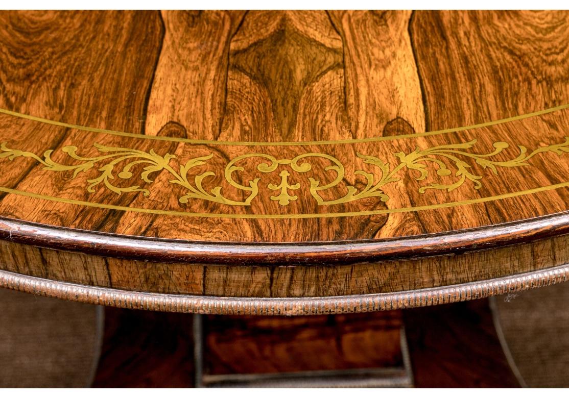 Table centrale ancienne en palissandre avec incrustation en laiton en vente 8