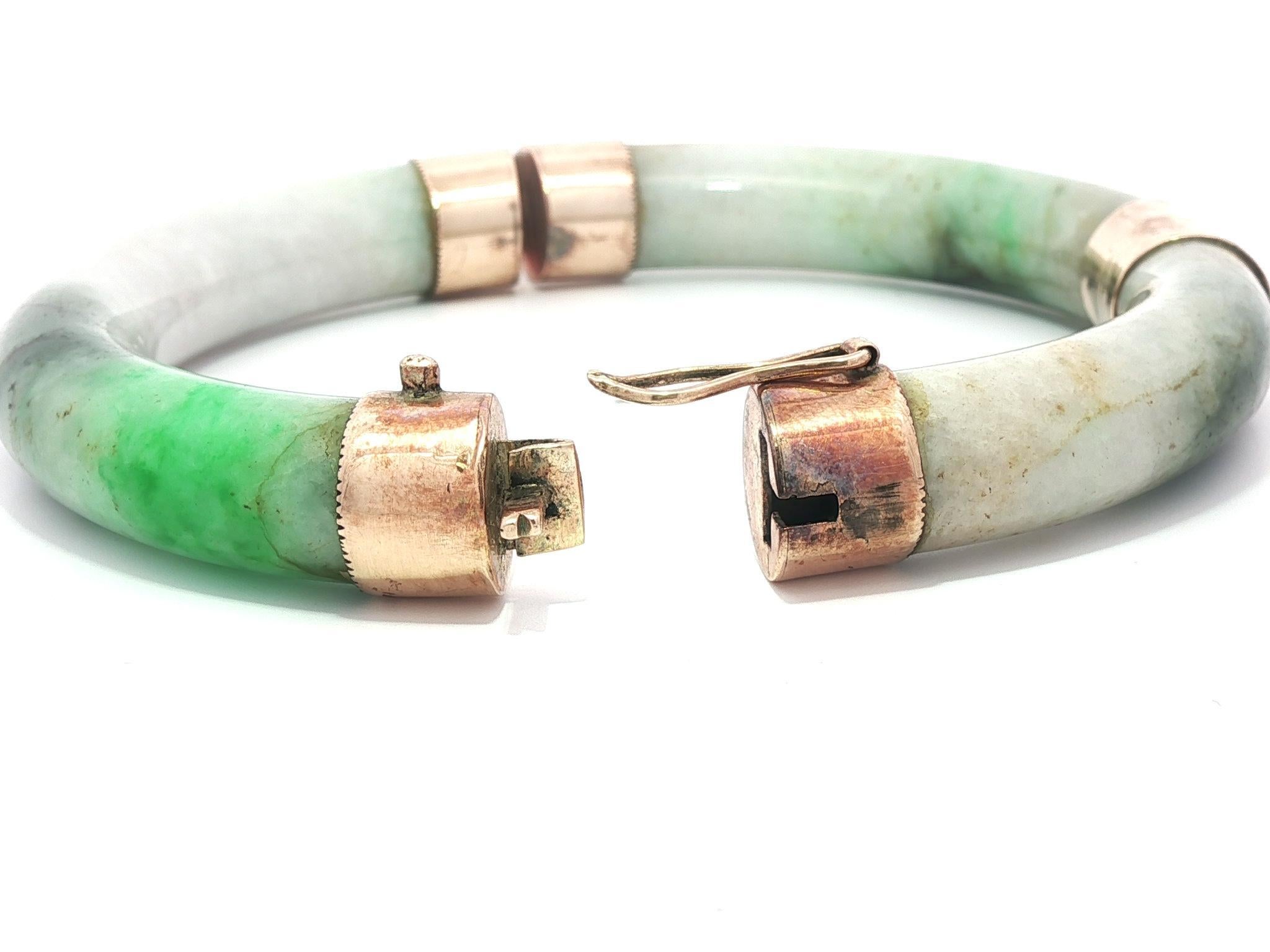 Bracelet à charnière en or jaune rosé antique avec capuchons en jade vert molté épais en vente 2