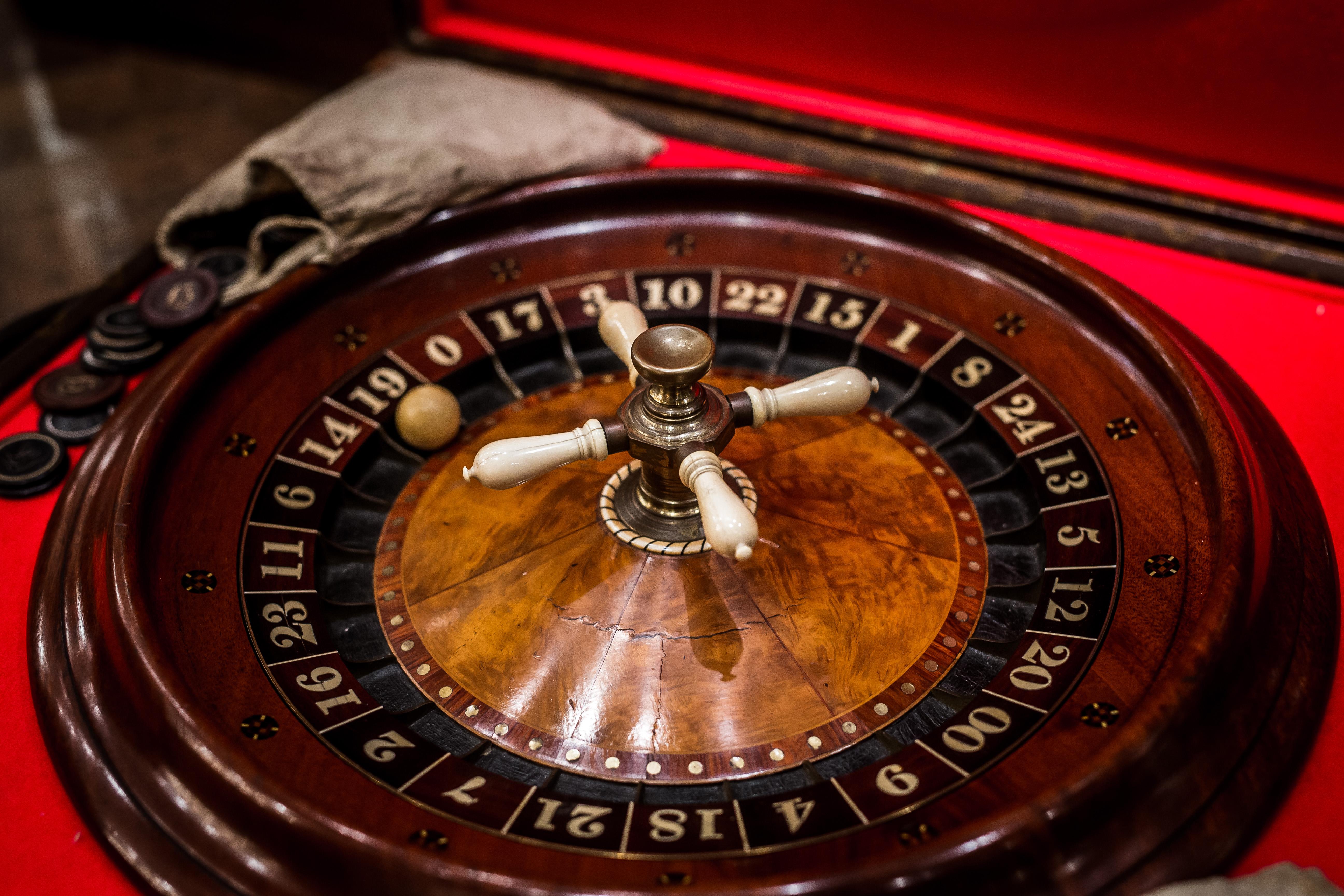 Antique Roulette Wheel Fitted into a 1950s Louis Vuitton Case For Sale 4