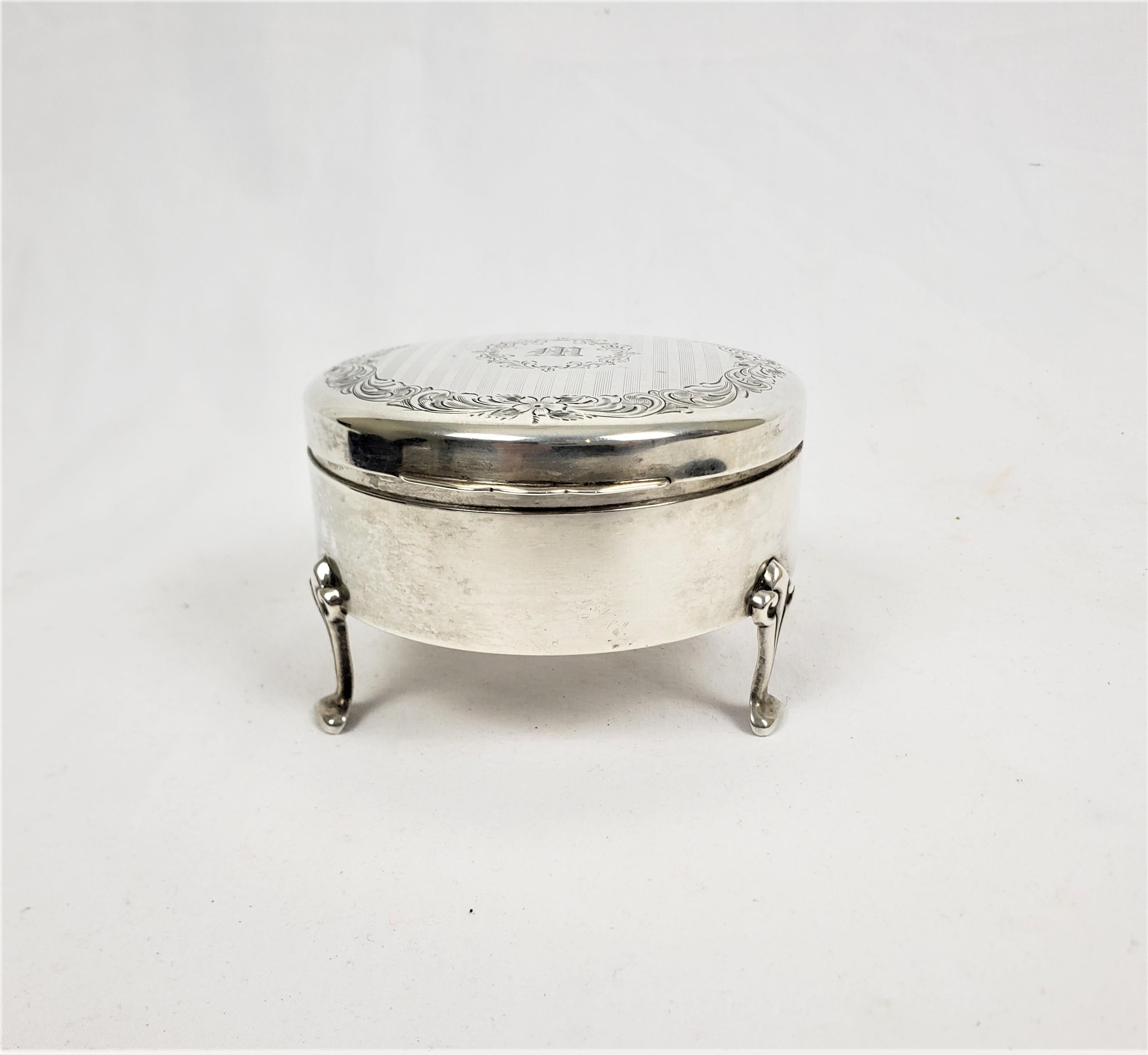 Antiker runder Birken-Sterlingsilber-Schmuckkästchen mit Fuß, Ring oder Trinkettenschachtel (Maschinell gefertigt) im Angebot