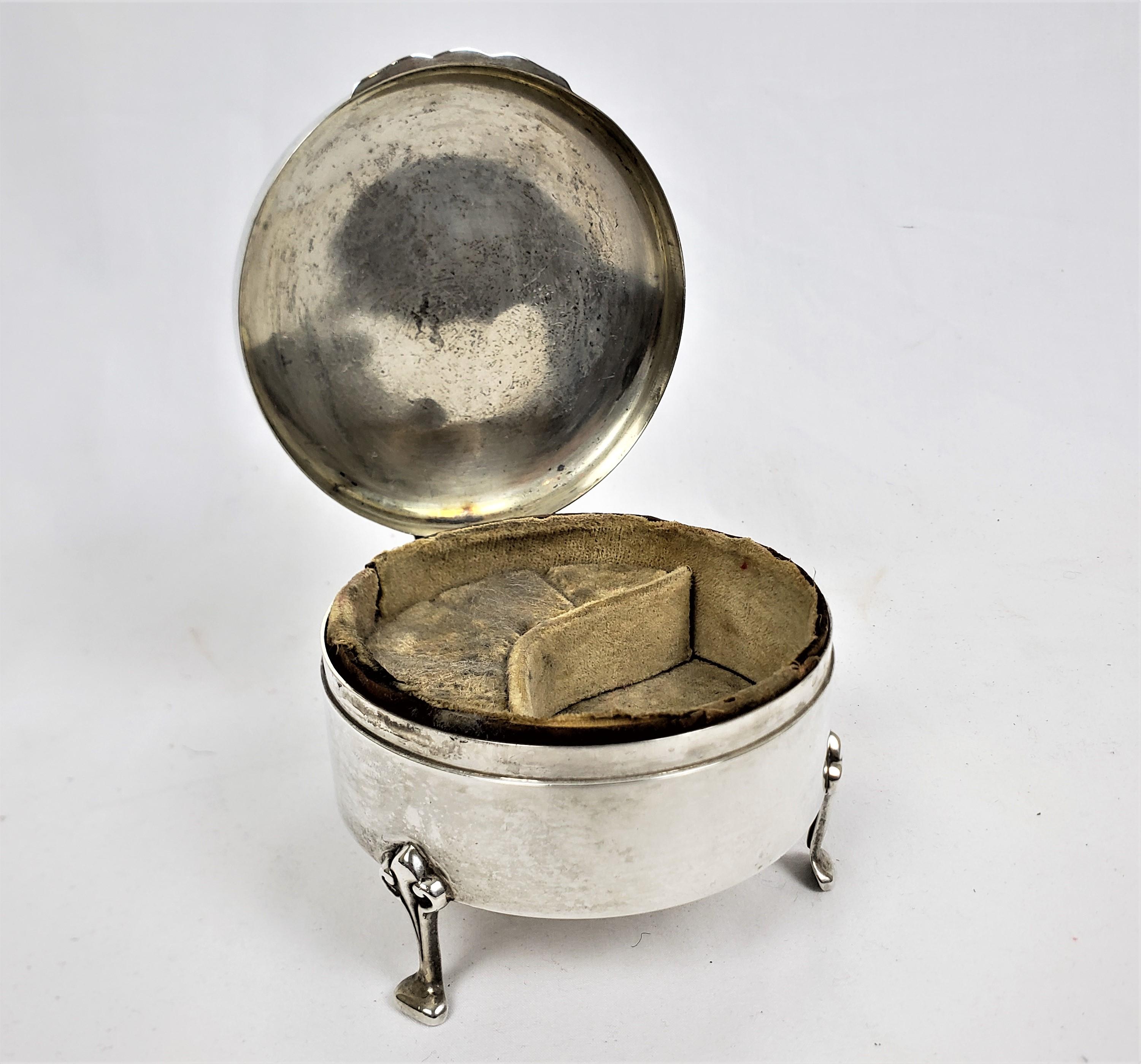 Antiker runder Birken-Sterlingsilber-Schmuckkästchen mit Fuß, Ring oder Trinkettenschachtel im Zustand „Gut“ im Angebot in Hamilton, Ontario