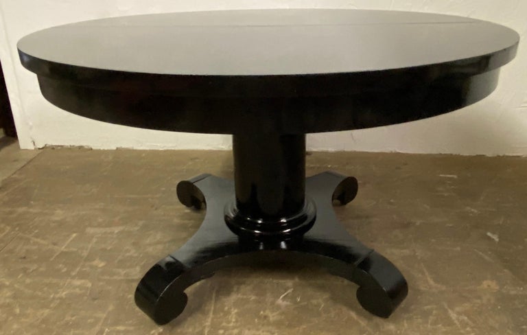 Regency Antique Round Black Lacquered Round Pedestal Dining Table For Sale
