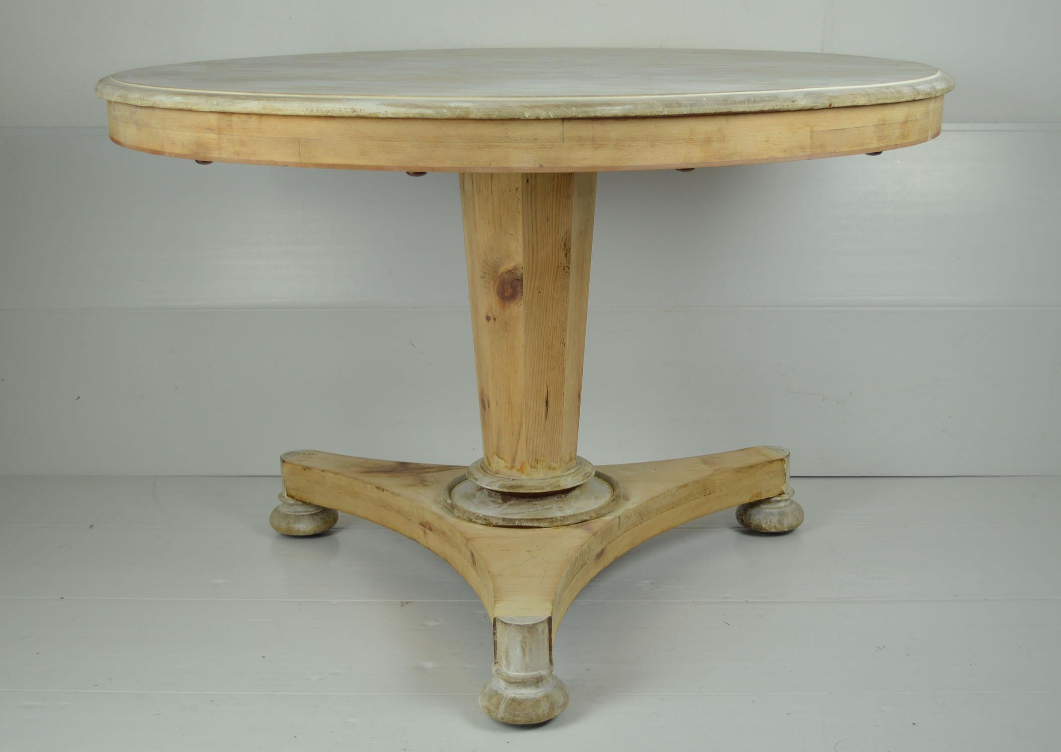Antique Round Bleached Mahogany and Pine Breakfast Table In Good Condition In St Annes, Lancashire