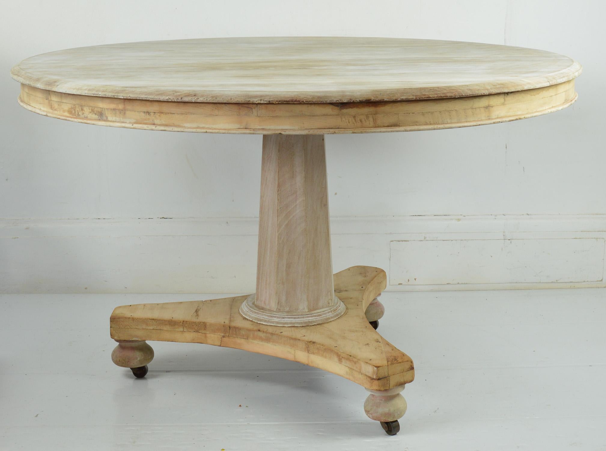  Antique Round Bleached Mahogany Breakfast Table, English, circa 1835 In Good Condition In St Annes, Lancashire