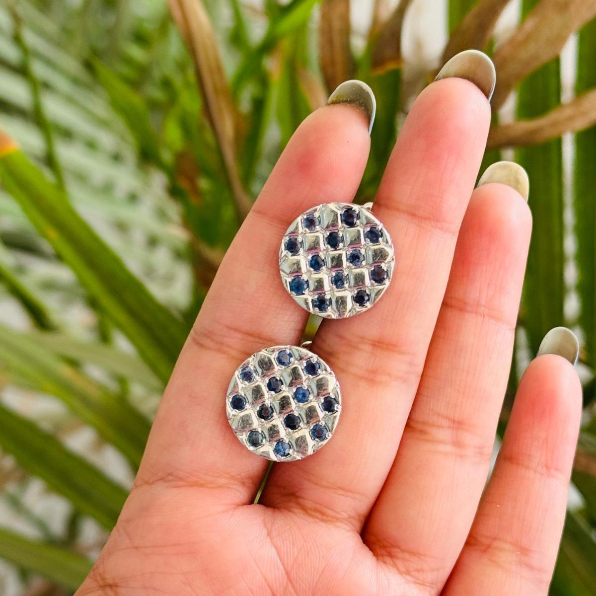 Round Cut 925 Silver Round Check Cufflinks with Blue Sapphire Men's Luxury Formal Jewelry For Sale
