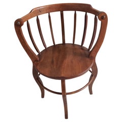 Antiker runder Stuhl mit Verbindungsbeinen aus Weinrebenholz