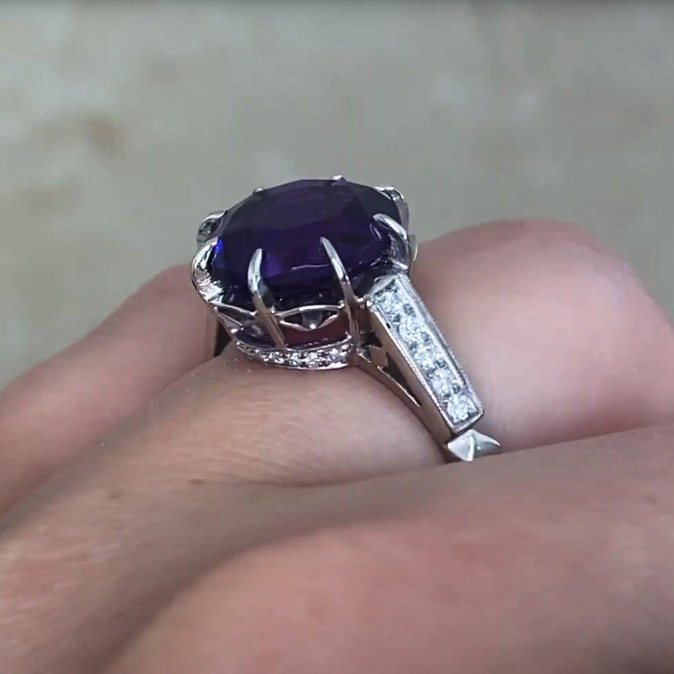 Antique Round Cut Amethyst Ring (Approx. 3.60-Carats), Platinum, Circa 1935 In Excellent Condition For Sale In New York, NY