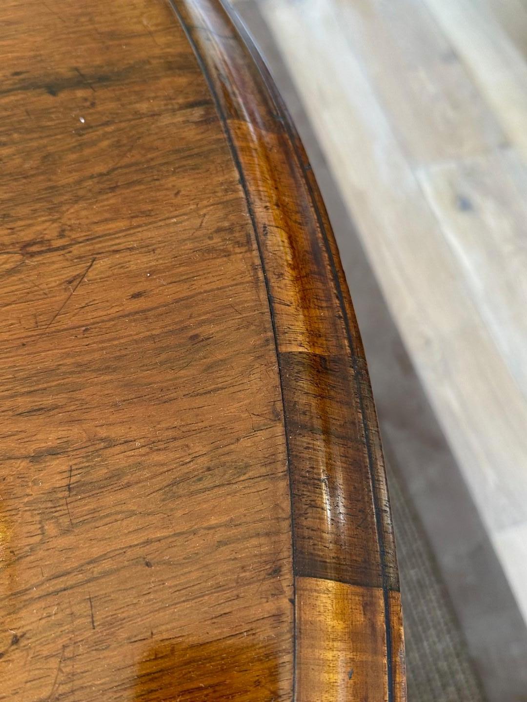 Milieu du XIXe siècle Table de salle à manger ronde ancienne en vente