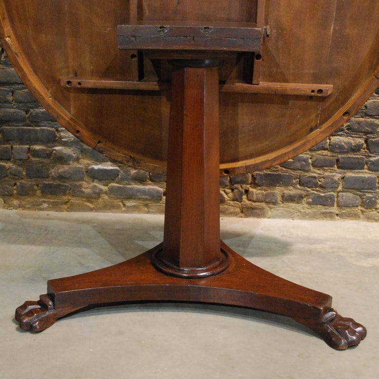 Antique Round English Regency Style Mahogany Tilt-Top Center Table For Sale 6