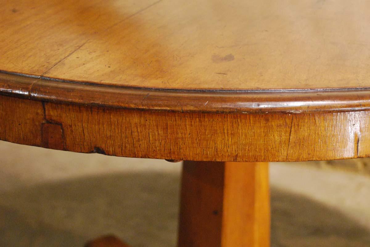 19th Century Antique Round English Regency Style Mahogany Tilt-Top Center Table