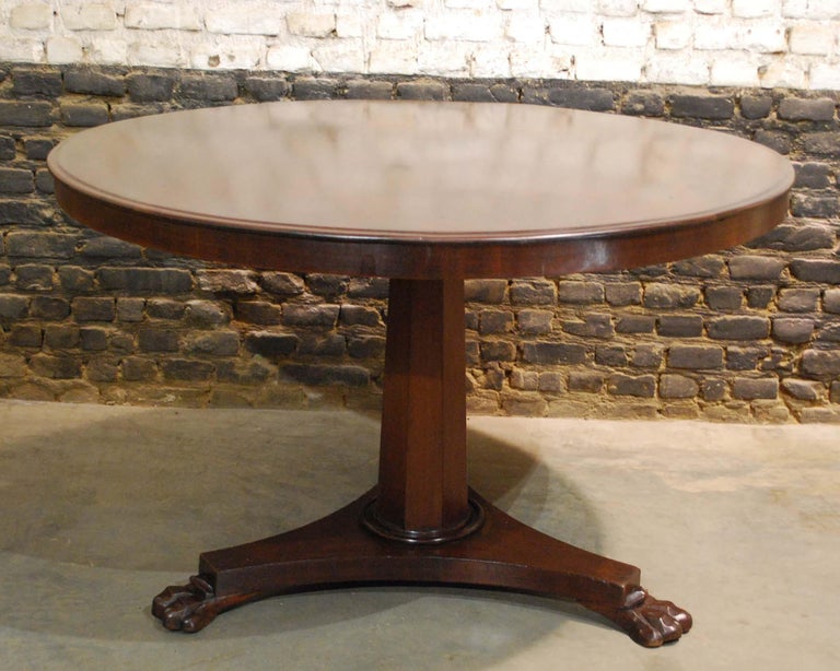 19th Century Antique Round English Regency Style Mahogany Tilt-Top Center Table For Sale