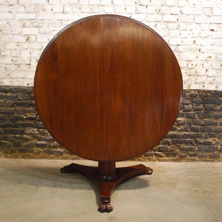 Antique Round English Regency Style Mahogany Tilt-Top Center Table For Sale 1