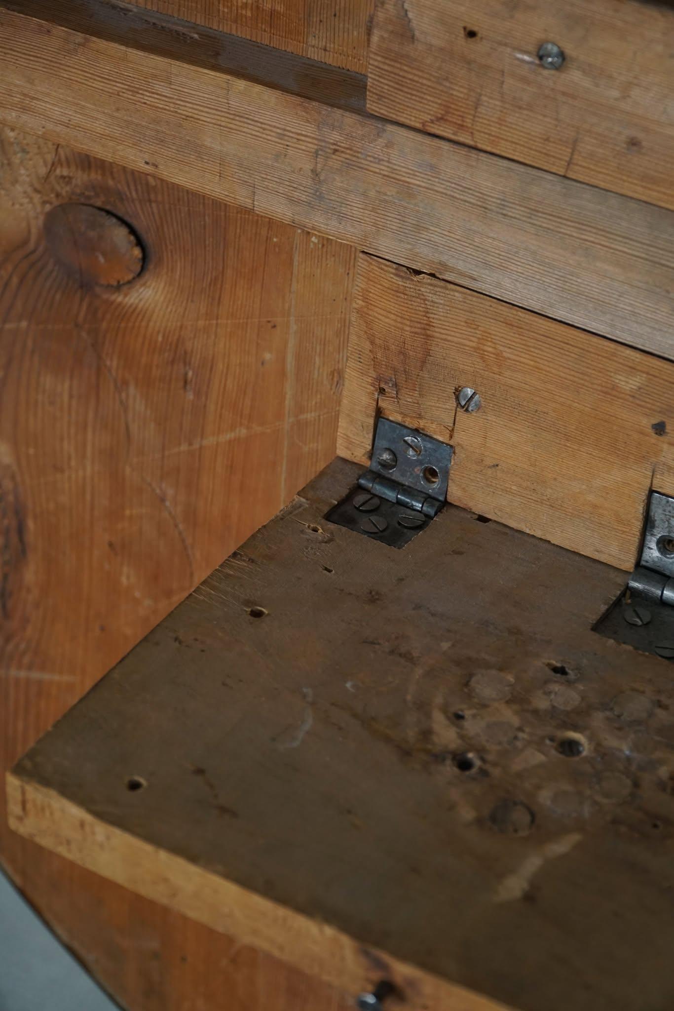 Antico tavolo rotondo Foldes in legno di radica, prodotto in Svezia, inizio XIX secolo in vendita 7