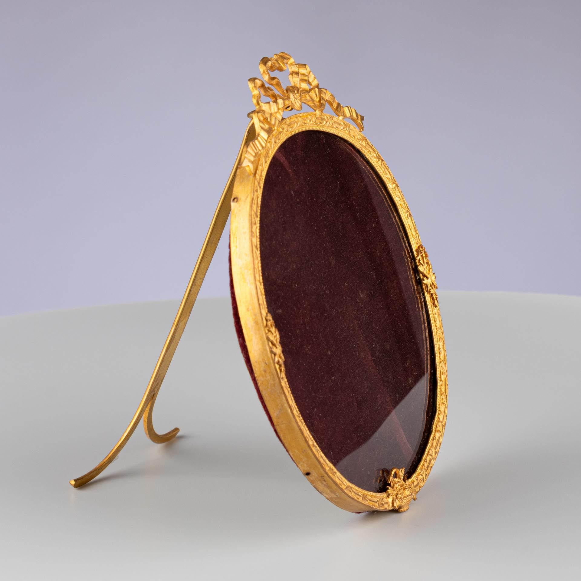 XIX secolo Cornice antica rotonda, stile Luigi XVI, Francia, CIRCA 1890, 11 x 11 cm in vendita