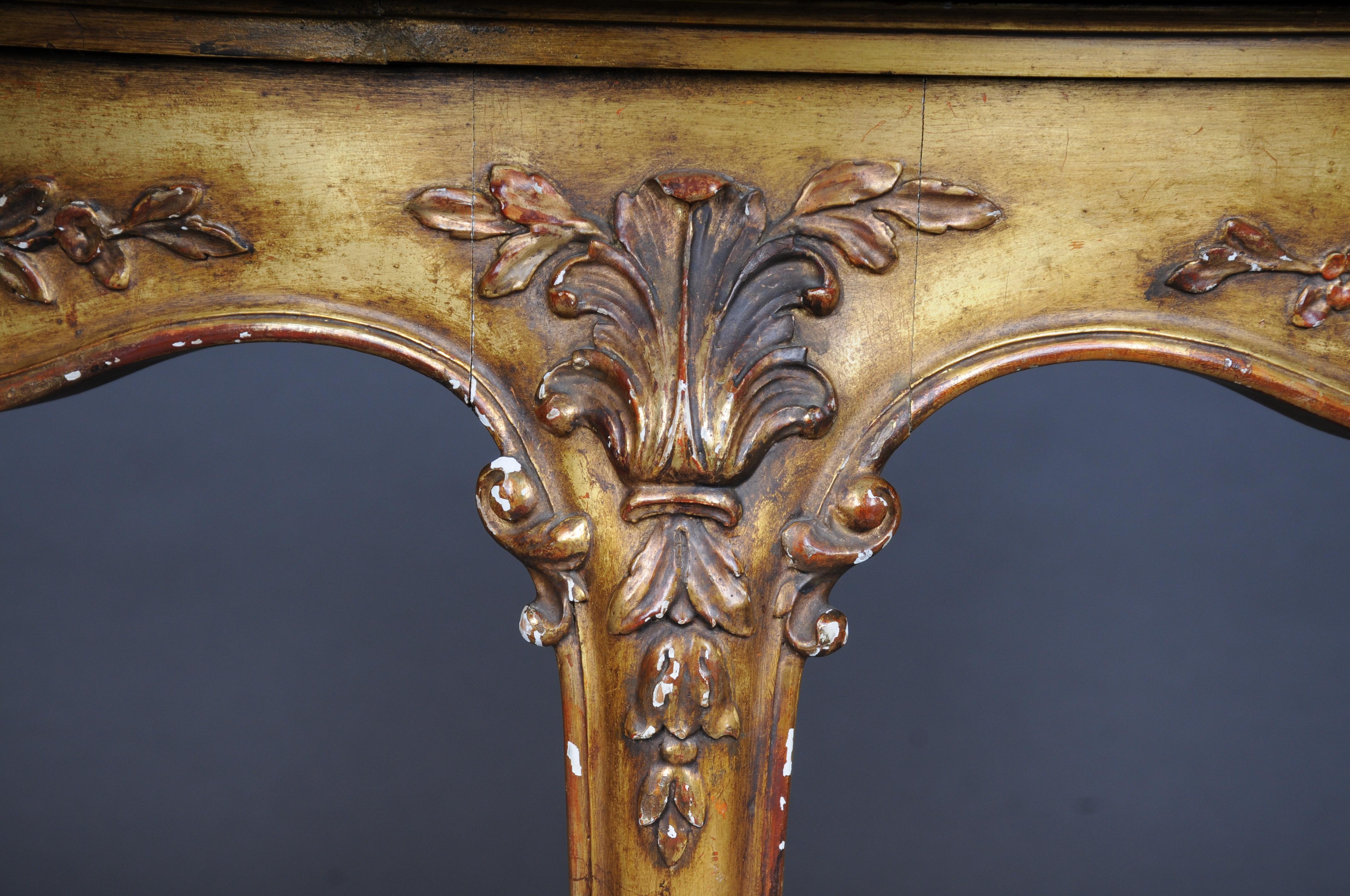 Antique round salon/coffee table, Louis XV circa 1900. Gold with marble top For Sale 5