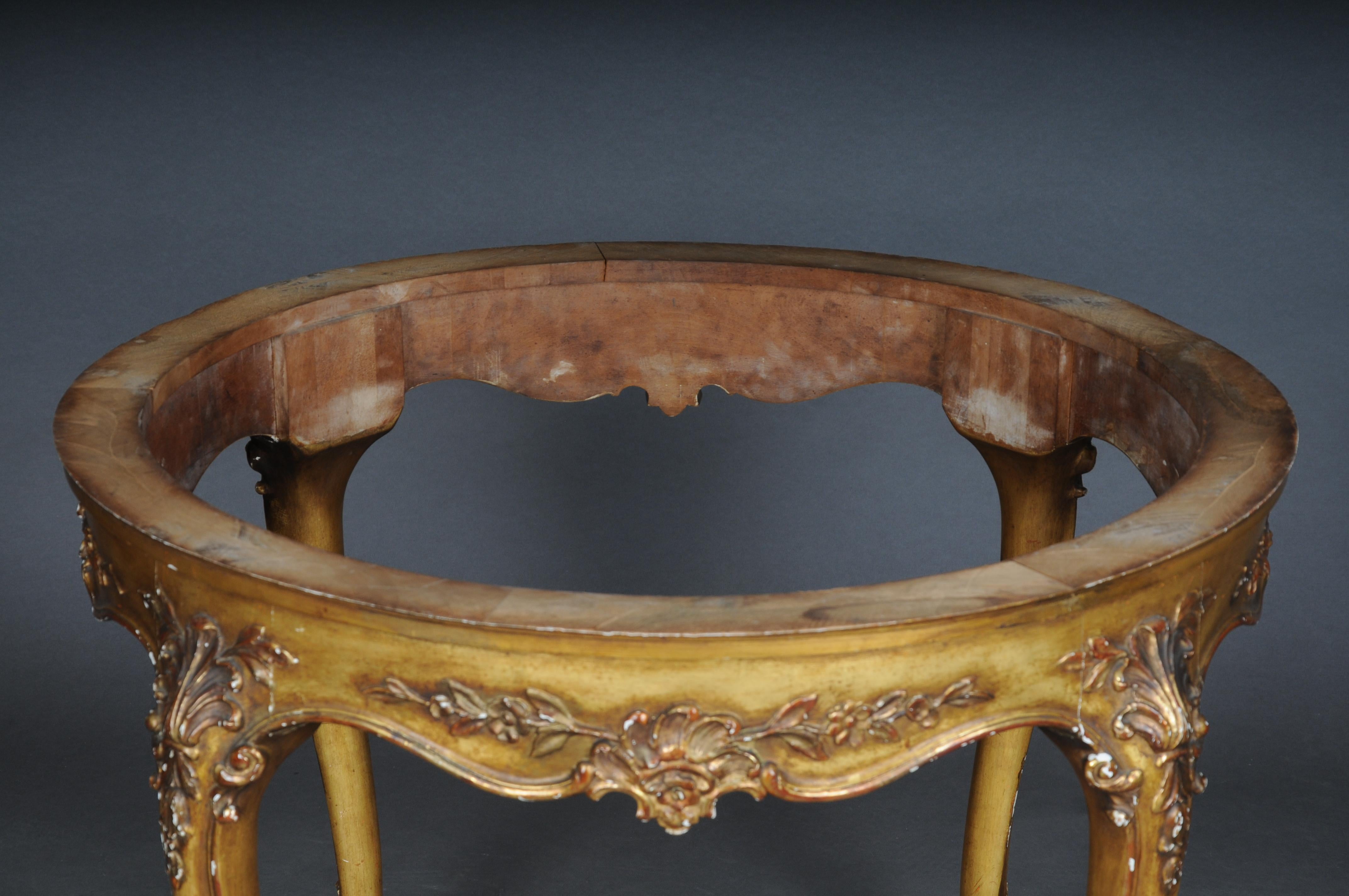 Antique round salon/coffee table, Louis XV circa 1900. Gold with marble top For Sale 12