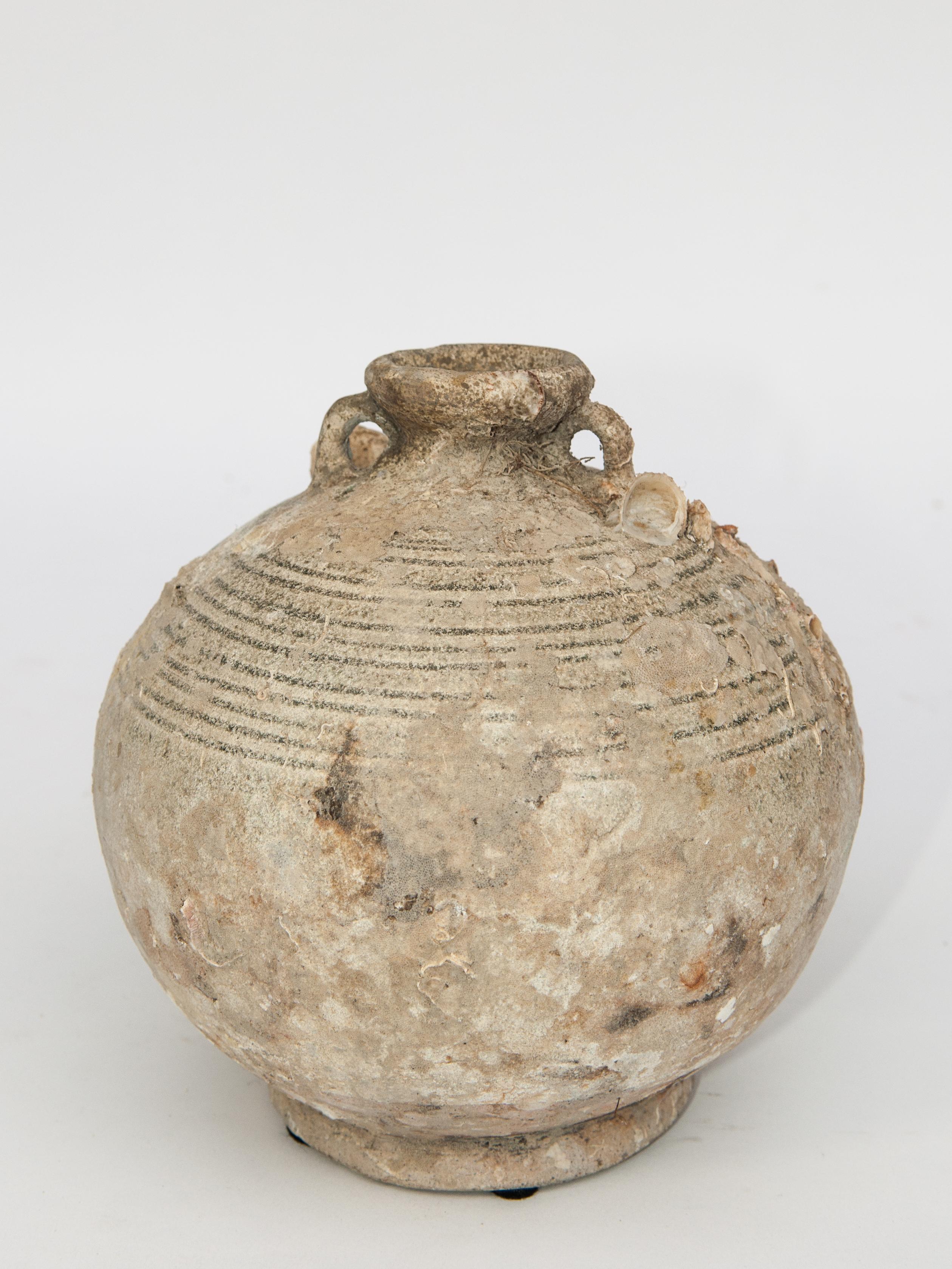 18th Century and Earlier Antique Round Sawankhalok Jar, Sawankhalok, Thailand, 15th Century