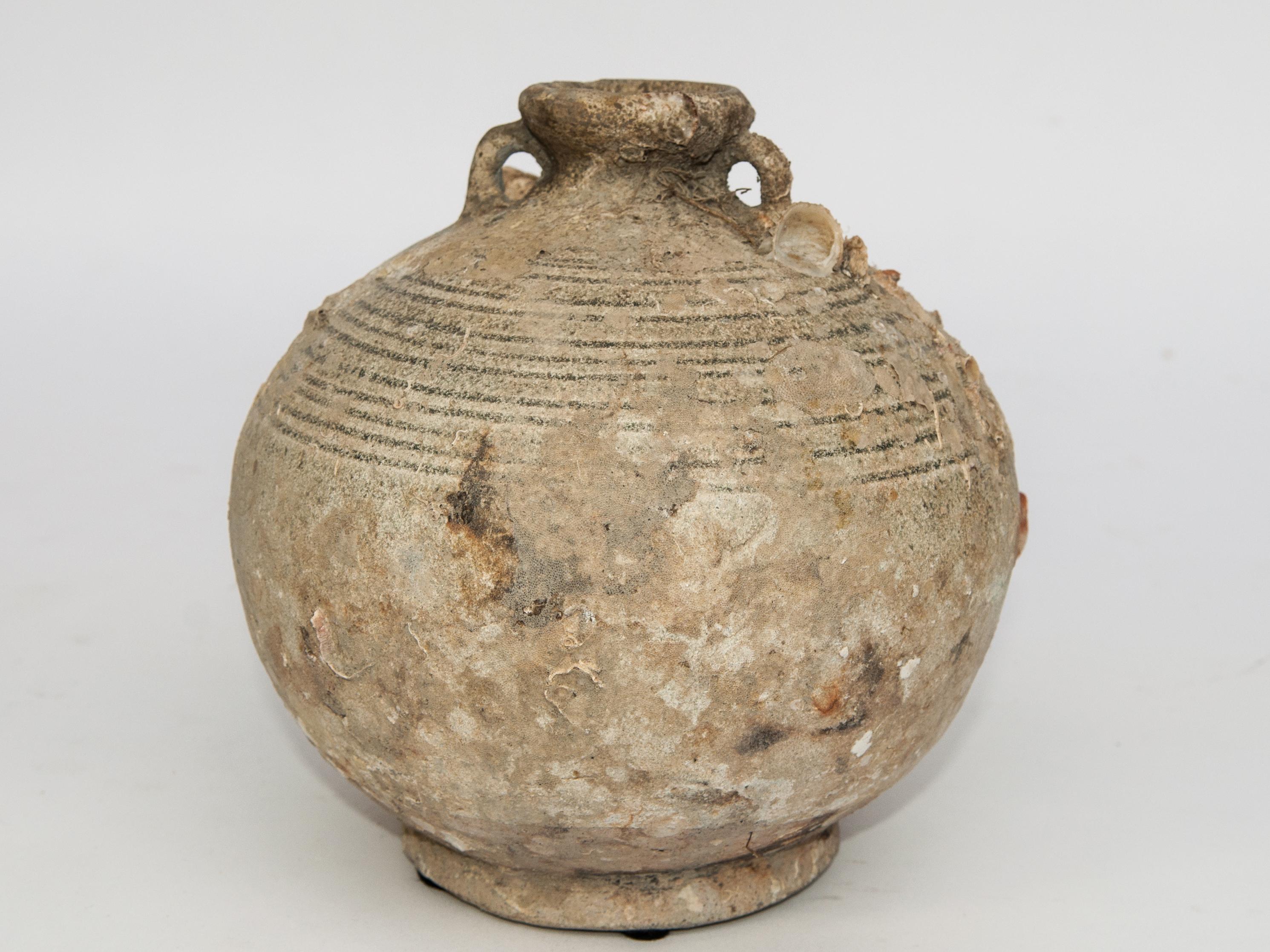 Antique Round Sawankhalok Jar, Sawankhalok, Thailand, 15th Century 2