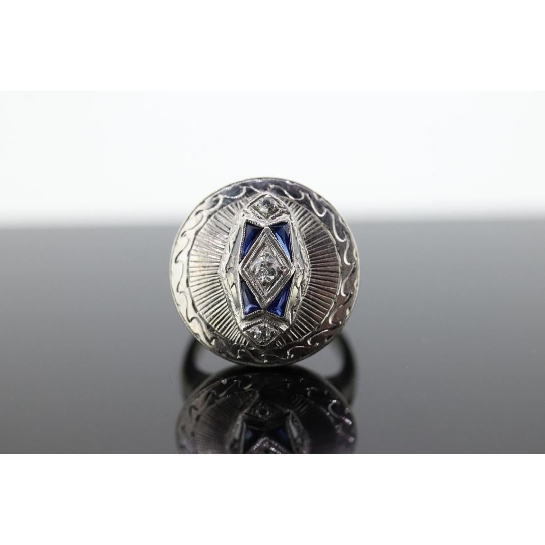 Antique ROUND SHIELD ring. 14k TRILOGY three diamond and sapphire shield ring. For Sale 6