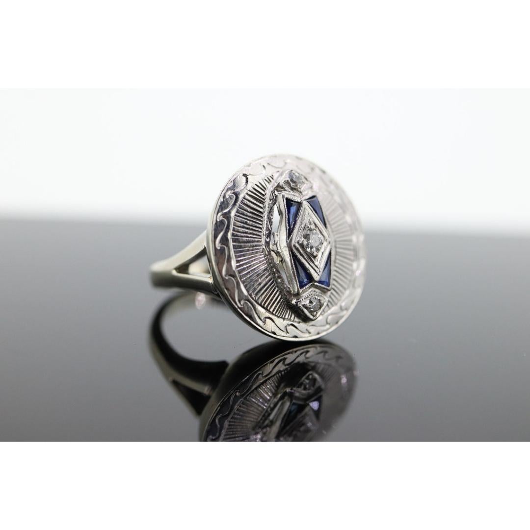 Antique ROUND SHIELD ring. 14k TRILOGY three diamond and sapphire shield ring. For Sale 5