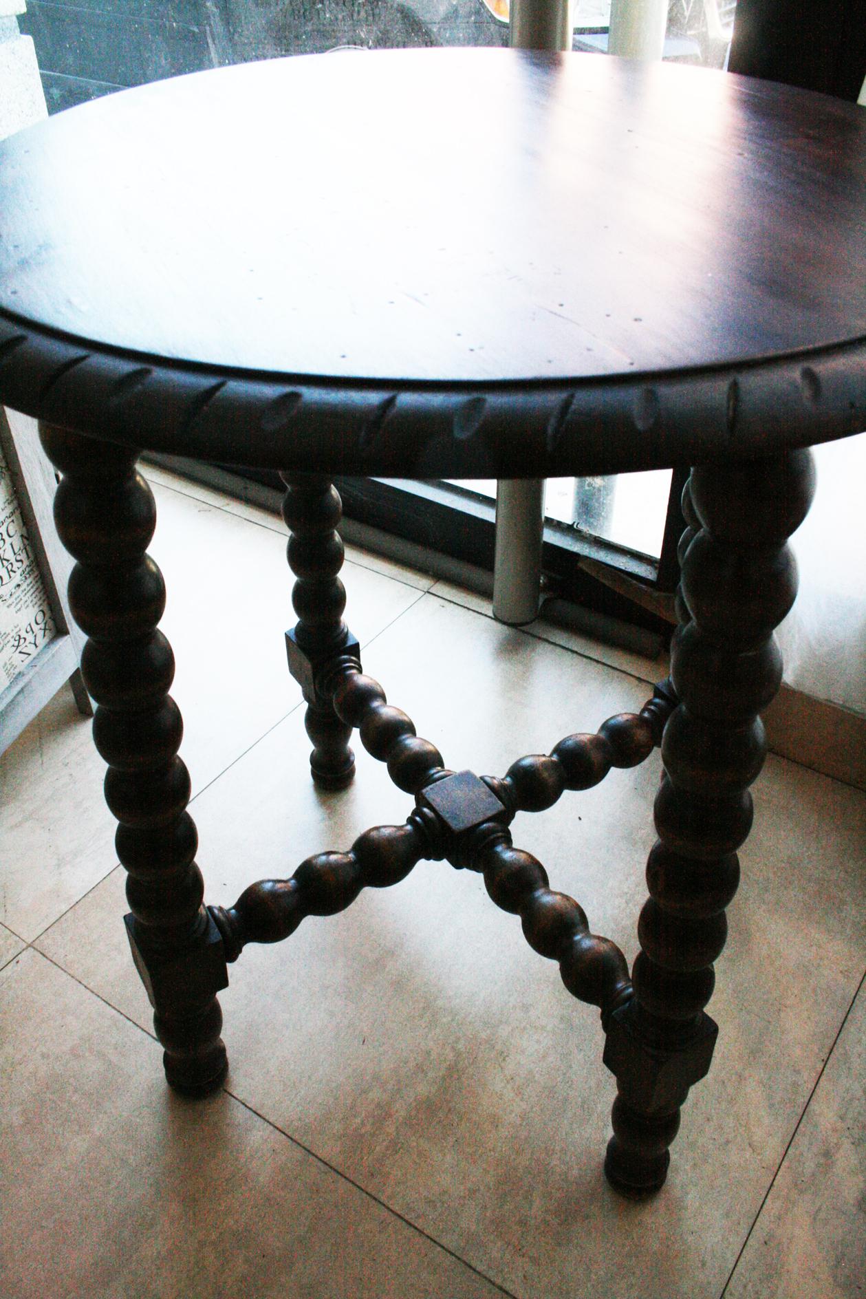 Spanish Antique Round Side Table from the 19th Century Wood with Turned Legs