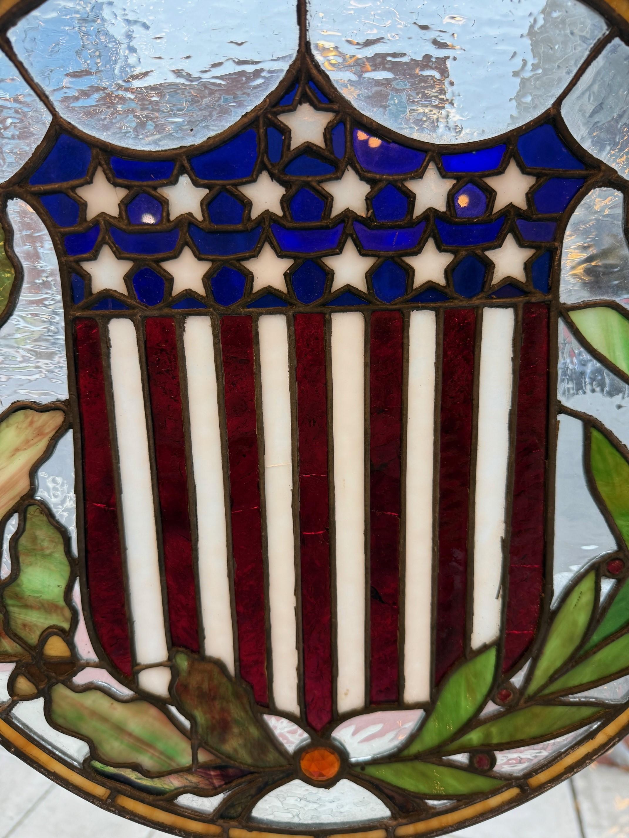 Antikes rundes Buntglasfenster, 13 Sterne amerikanische Flagge im Zustand „Gut“ im Angebot in Stamford, CT