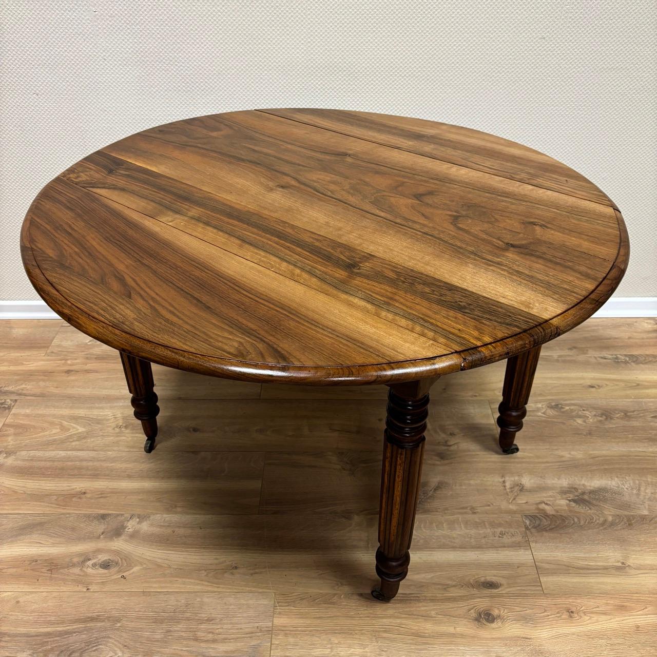 ✓ Unique grain pattern
✓ Ornate table legs on brass castors
✓ Practical beautiful

Dimensions:
H: 71cm
Table top diameter: 110cm
Table top folded: 55 cm

Article: Antique table
Item no.: 711
Provenance: France around 1900
Material: Walnut
Color: