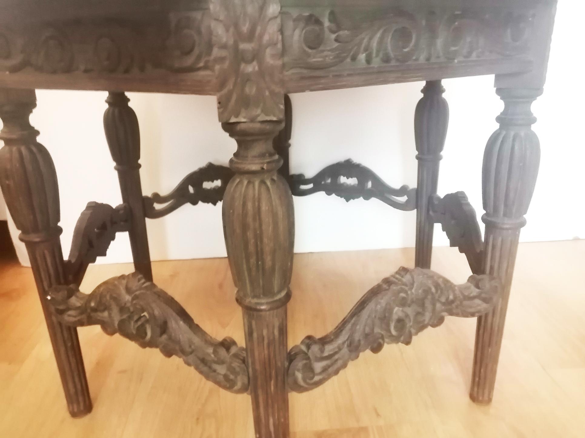 Carved Antique Round Table Renaissance Revival 19th Century For Sale