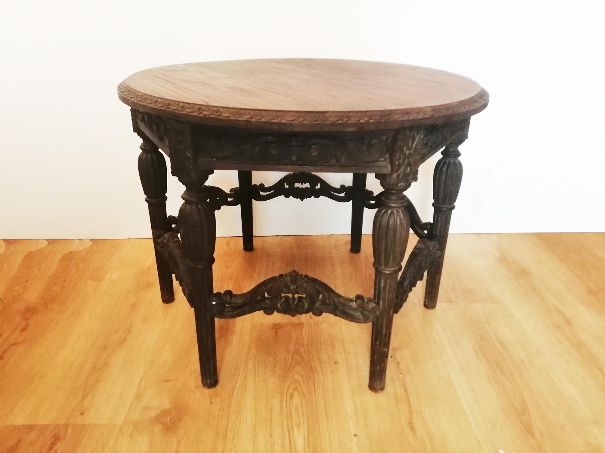 Wood Antique Round Table Renaissance Revival 19th Century For Sale