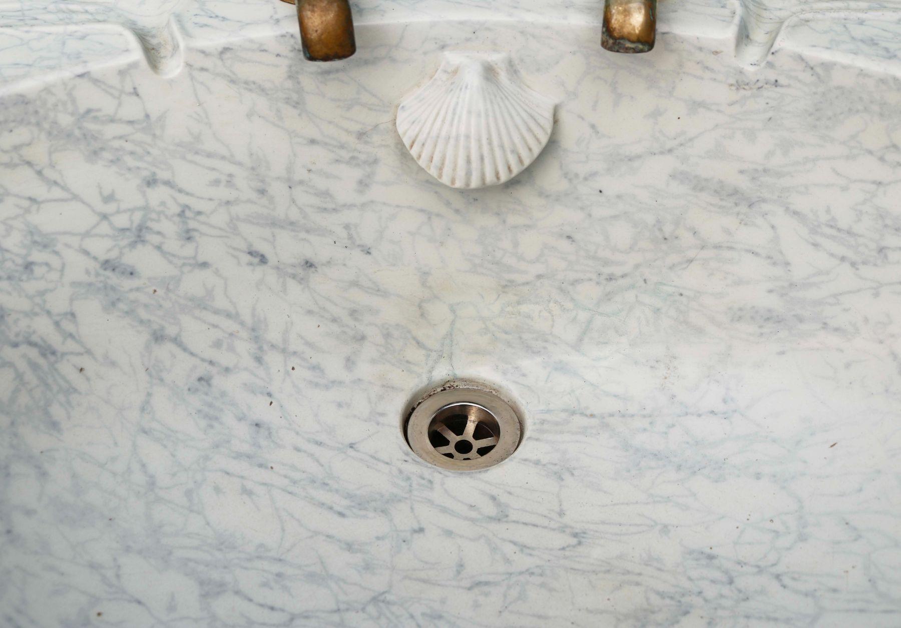 Antique Rounded Marble Effect Sink 2