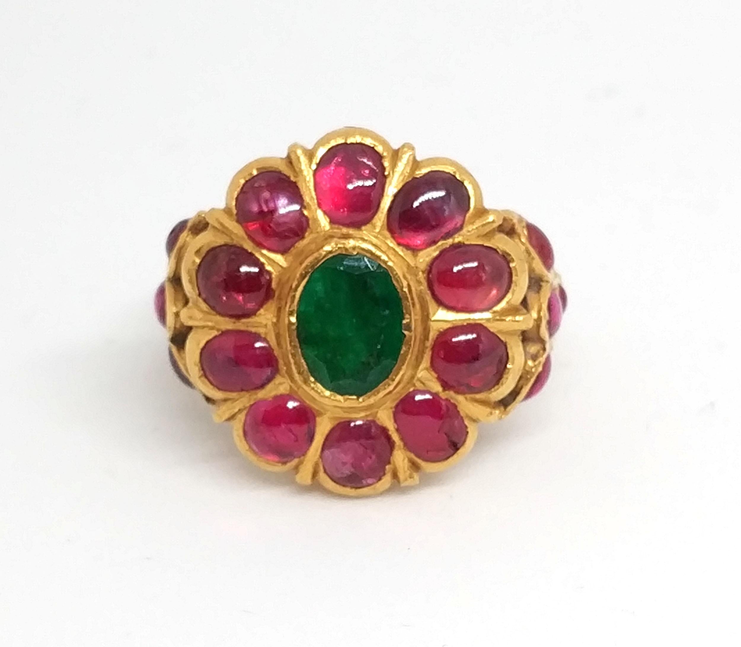 Antique Royal 5.5 carat Ruby and 3 carat Emerald Ring in 23 Carat Gold For Sale 6