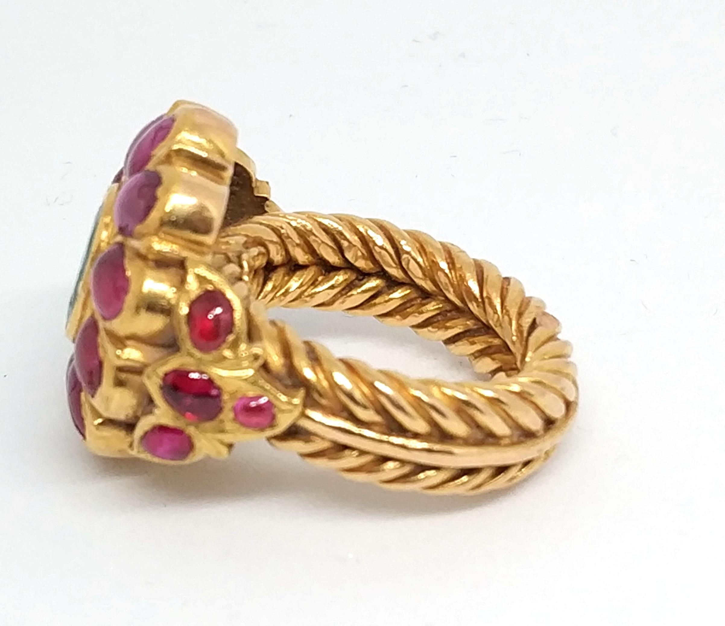 Oval Cut Antique Royal 5.5 carat Ruby and 3 carat Emerald Ring in 23 Carat Gold For Sale