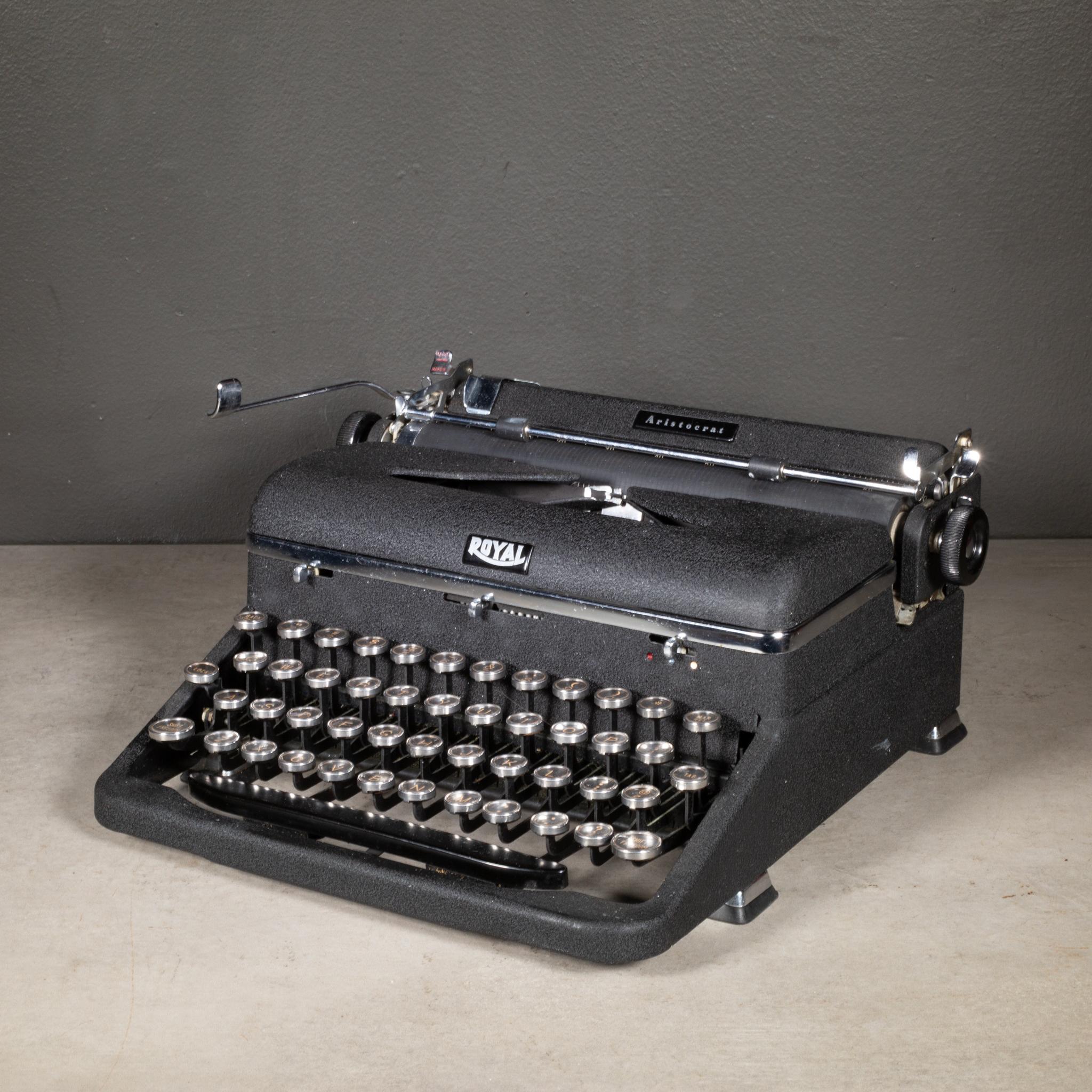 Antike Royal Aristocrat Schreibmaschine ca. 1939 (Art déco) im Angebot