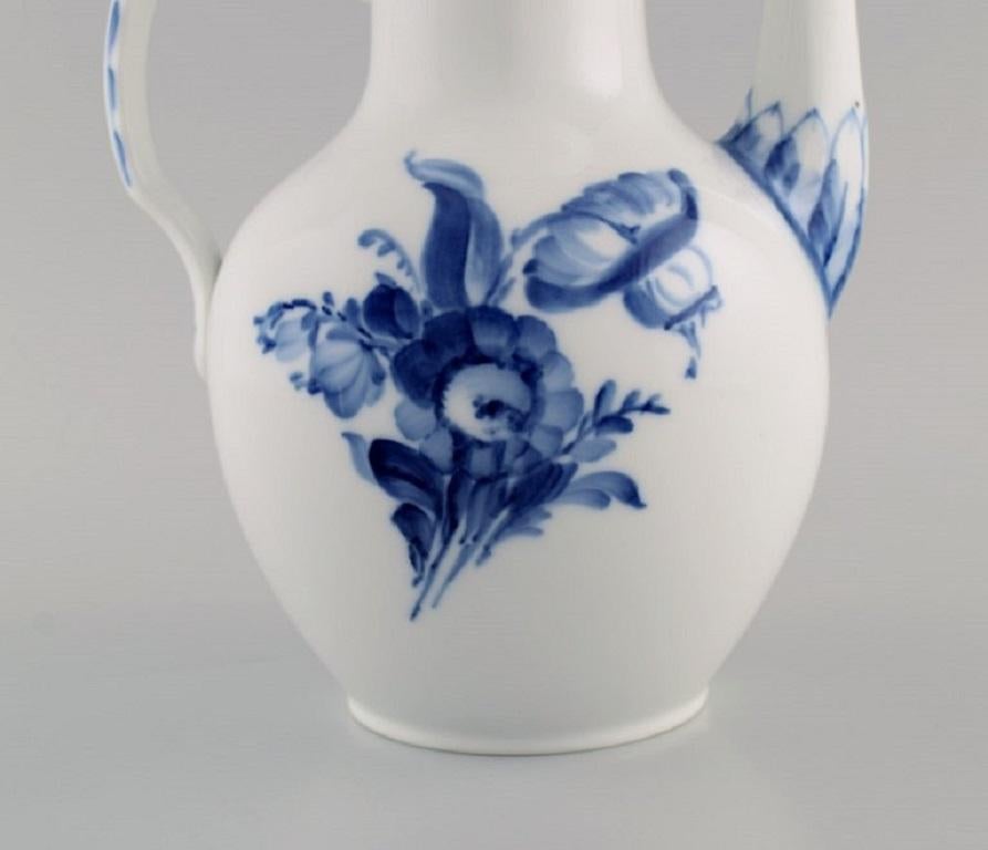 Cafetera trenzada Flor Azul Royal Copenhagen, Model No. 10/8189 Danés en venta