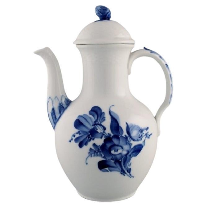 Cafetera trenzada Flor Azul Royal Copenhagen, Model No. 10/8189 en venta