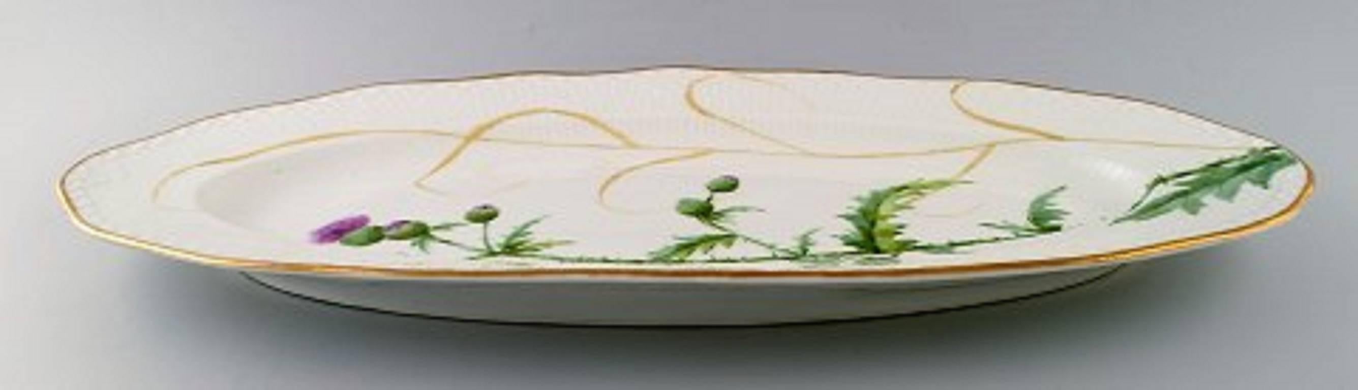 Antique Royal Copenhagen fish platter, hand-painted in high quality with thistle.
Stamped: 1894-1900.
Measures: 60 cm. x 25 cm.
In perfect condition. 1st. assortment.