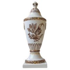 Ancien vase urne ou à couvercle en porcelaine Royal Copenhagen avec motifs peints à la main