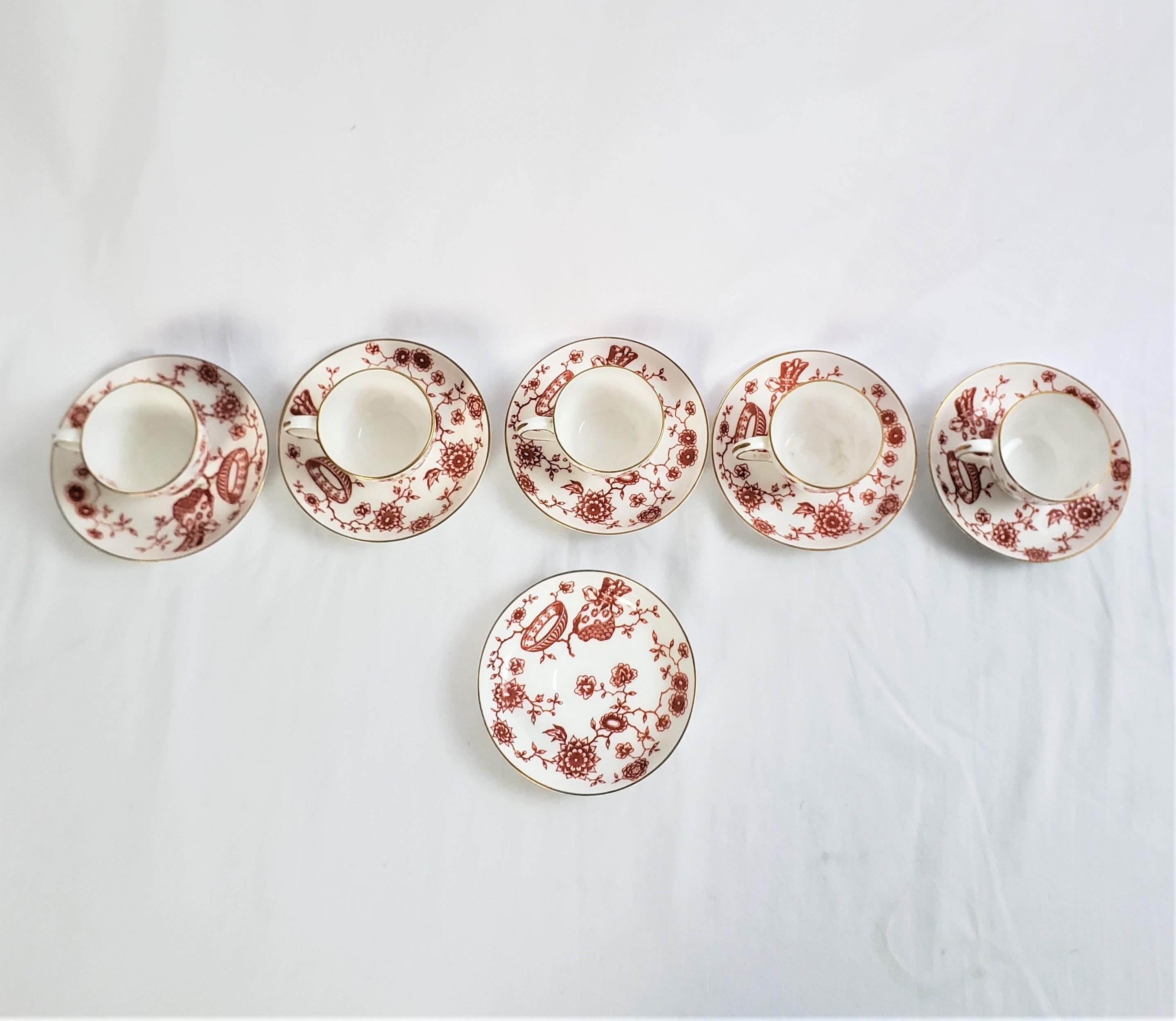 Porcelaine Cinq petits ensembles de tasses et soucoupes anciens de style Chinoiserie Royal Crown Derby en vente