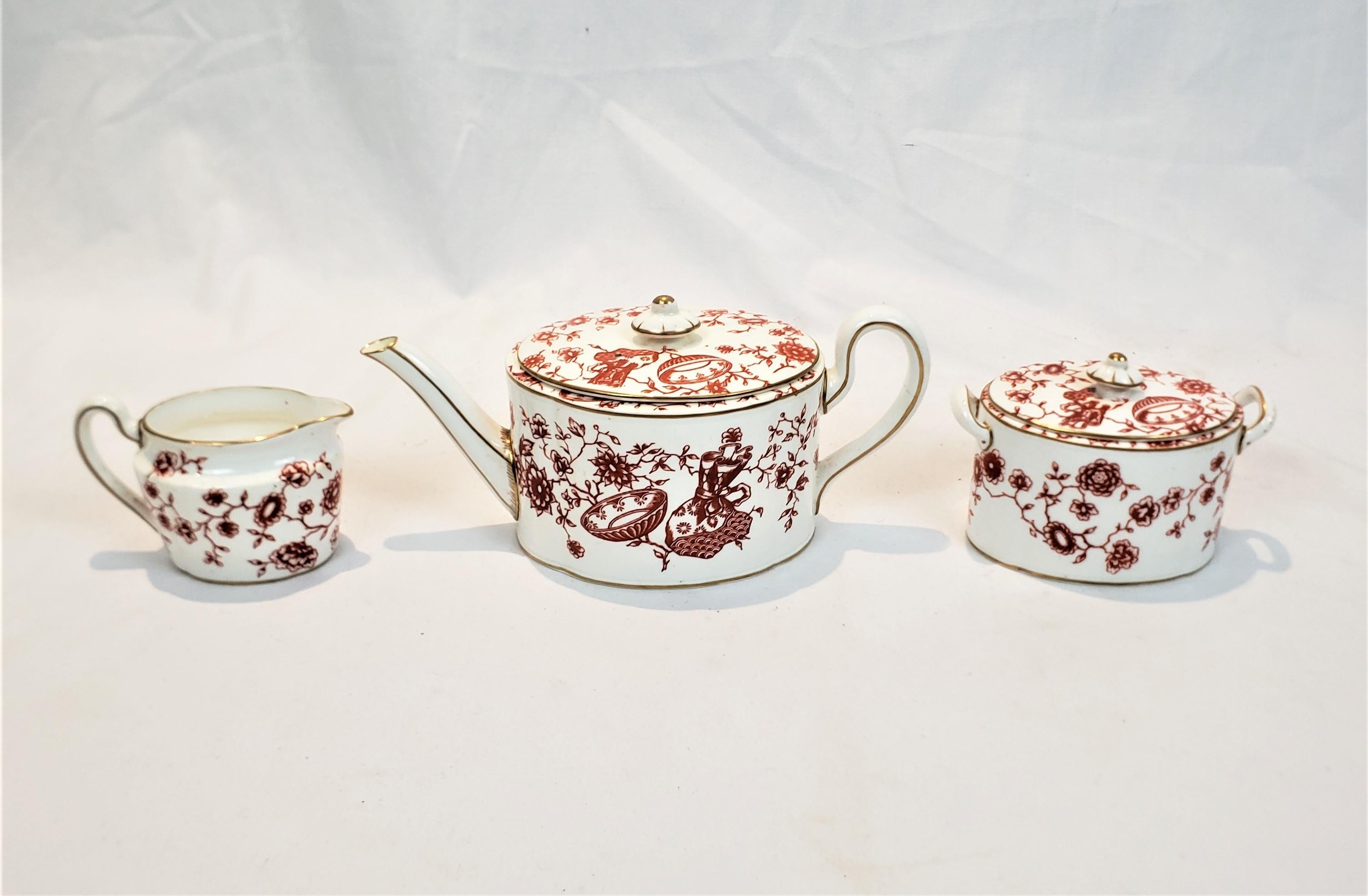Juego de Tetera, Crema y Azúcar Antiguo estilo Chinoiserie Royal Crown Derby Inglés en venta
