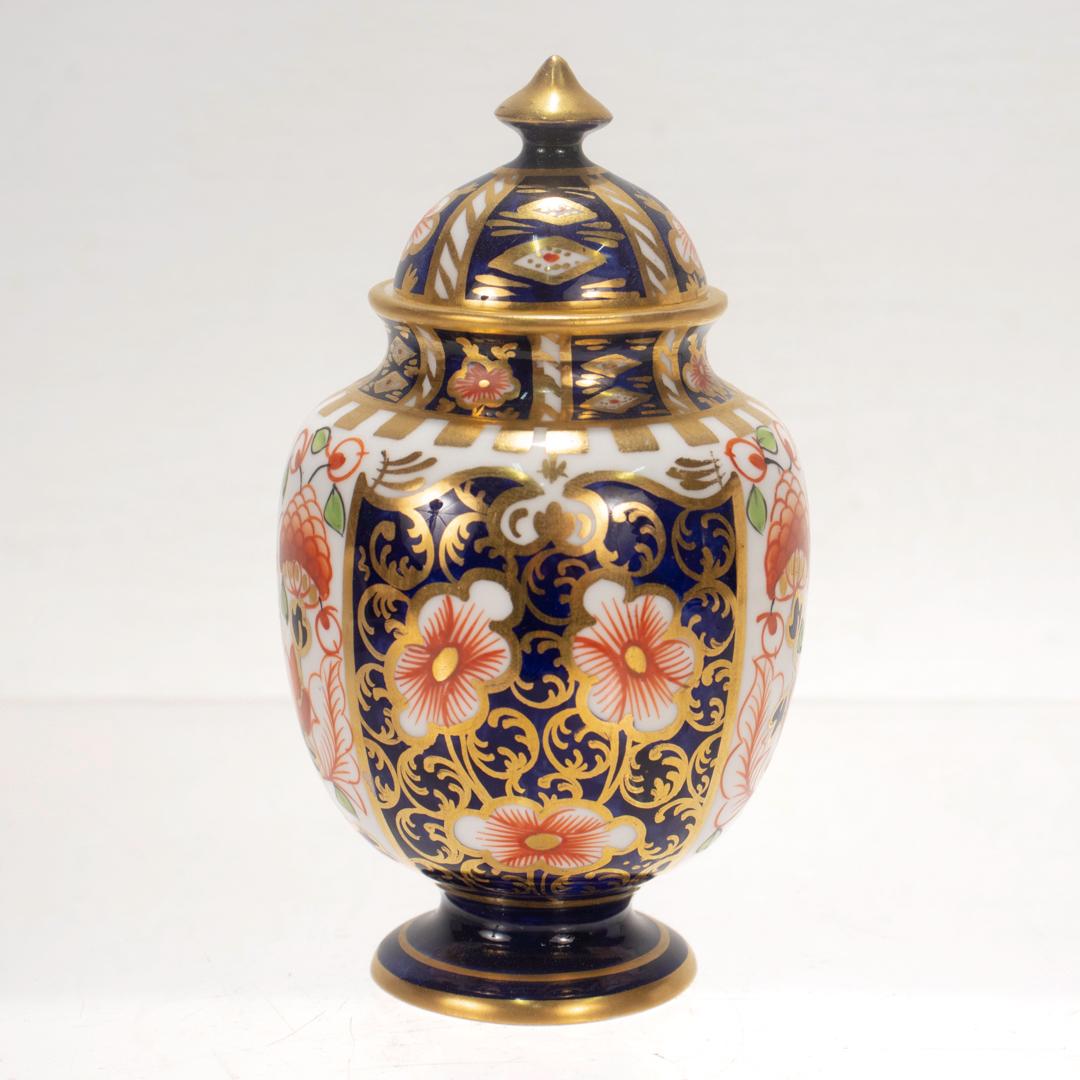 Neoclassical Antique Royal Crown Derby Imari Porcelain Covered Vase Pattern no. 6299 For Sale