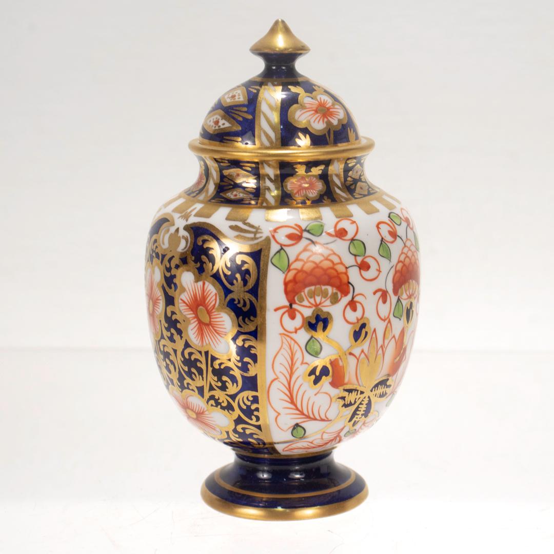 English Antique Royal Crown Derby Imari Porcelain Covered Vase Pattern no. 6299 For Sale